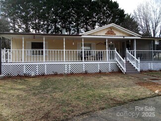 92 Foot Hill Dr, Taylorsville, NC 28681