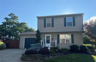 1492 Moore St, Akron, OH 44301