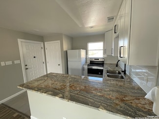 911 Vance Jackson Rd Unit Z, San Antonio, TX 78201