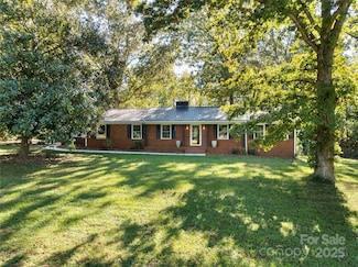 2344 29th Avenue Dr NE, Hickory, NC 28601