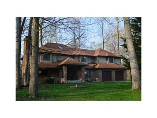 3165 W Tulip Tree Dr, Greenfield, IN 46140