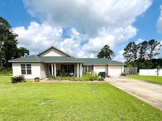 5612 Emily Ln, Hahira, GA 31632
