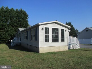 36757 Clubhouse Rd, Ocean View, DE 19970
