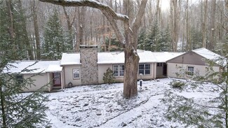 150 Glen Rd, Chagrin Falls, OH 44022