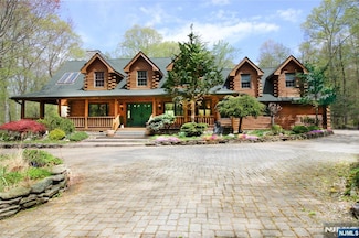 31 Kent Rd, Newton, NJ 07860