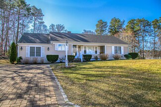 32 Greenland Cir, Yarmouth Port, MA 02675