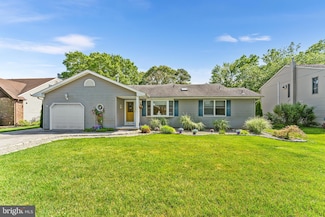 302 Riviera Dr, Forked River, NJ 08731