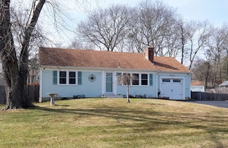62 Hamden Cir, Hyannis, MA 02601
