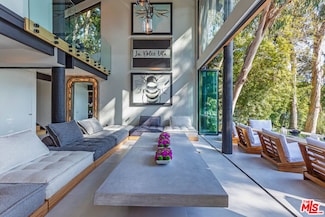 1509 Amalfi Dr, Los Angeles, CA 90272