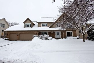 708 Burgess Hill Rd, Naperville, IL 60565