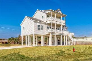 3927 Las Palmas St, Galveston, TX 77554