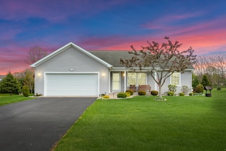 51441 Jordan St, Paw Paw, MI 49079