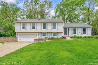 591 S Spinningwheel Ln, Bloomfield Hills, MI 48304