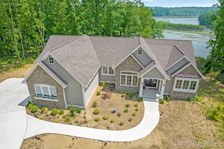1663 Fairview Dr, Allegan, MI 49010