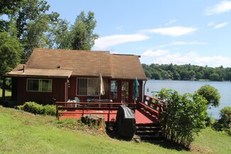 51 Narragansett Ave, Lanesborough, MA 01237