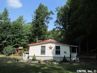 320 County Line Rd, Phoenix, NY 13135