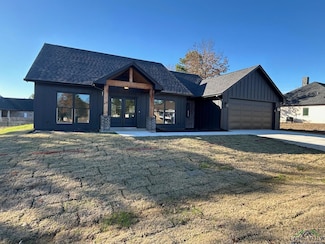114 Queens Ct, Marshall, TX 75672