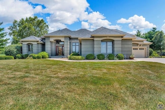 3825 SE Elm Cove Dr, Berryton, KS 66409