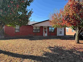 203 Maple St, Elgin, OK 73538