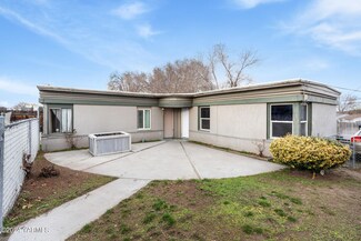4298 W van Giesen St, West Richland, WA 99353