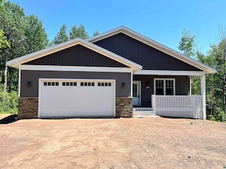 104 Kingsbury Dr, Duluth, MN 55810