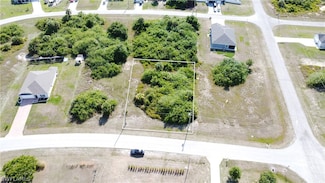 3004 Iris Cir, Labelle, FL 33935