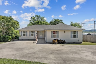 701 N 2nd St, Cranfills Gap, TX 76637