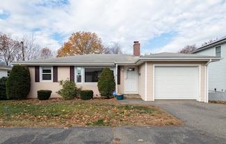 16 Barnes Cir, Salem, MA 01970