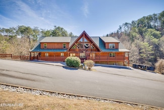 1934 Bear Creek Falls Way, Sevierville, TN 37862