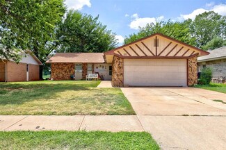 131 S Silver Dr, Mustang, OK 73064