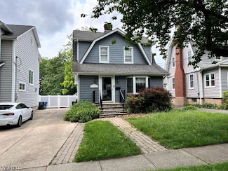 360 Carmita Ave, Rutherford, NJ 07070