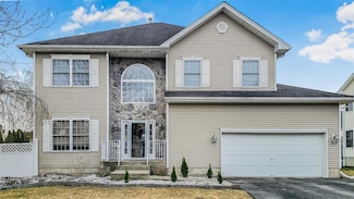 2717 Colonial Dr, New Windsor, NY 12553