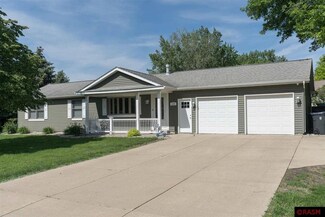 224 Heron Dr, Mankato, MN 56001