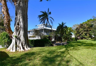 7676 Westmoreland Dr, Sarasota, FL 34243