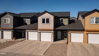 3911 Leighton Dr, Bismarck, ND 58504