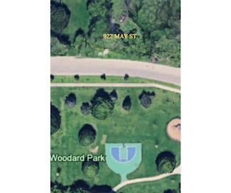 922 May St, Waukegan, IL 60085