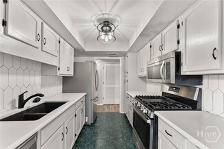 1115 Canyon Point Cir, Roswell, GA 30076