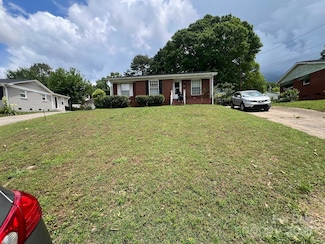4414 Birkdale Dr, Charlotte, NC 28208