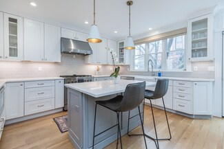 36 Pleasant St, Charlestown, MA 02129