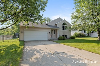 430 6th St NE, Cedar Springs, MI 49319