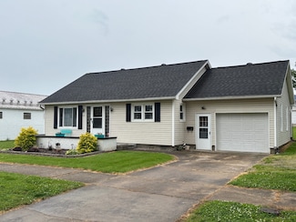 910 Poplar St, Mount Carmel, IL 62863