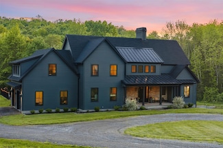 36 Spruce Ln, Poughkeepsie, NY 12603