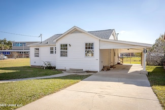 802 School Ave, Pascagoula, MS 39567