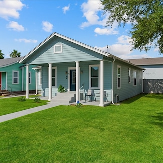 4702 Avenue N 1 2 Ave, Galveston, TX 77551