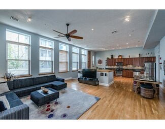50 Floyd St Unit 1, Everett, MA 02149