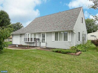 11 Cameo Rd, Levittown, PA 19057