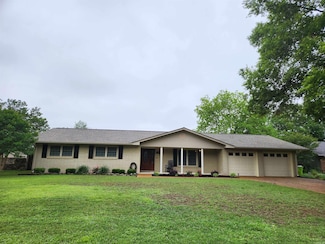 2108 Pine St, Stuttgart, AR 72160