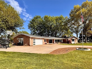 1125 Candy Ln, Erie, PA 16505