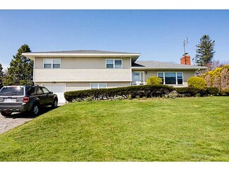 615 Turner Rd, Middletown, RI 02842