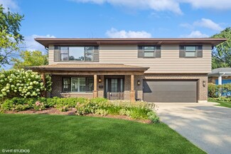 300 Willow St, Itasca, IL 60143